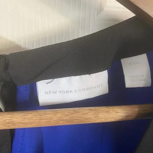 New York & Company - Black and Blue Tank Blouse with Tie back - Picture 6 of 6